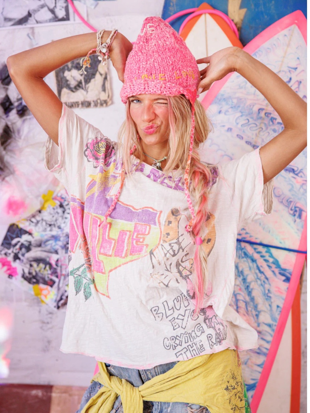 Magnolia Pearl White Graphic Willie Nelson Tee